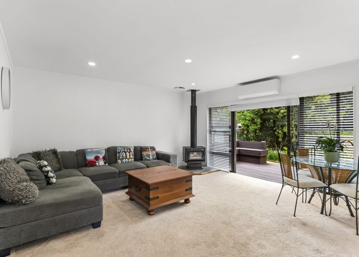  at 2/12 Fitzwilliam Drive, Torbay, Auckland