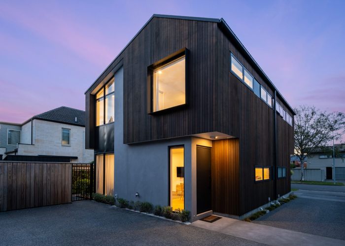  at 2/126 Rugby Street, Merivale, Christchurch City, Canterbury