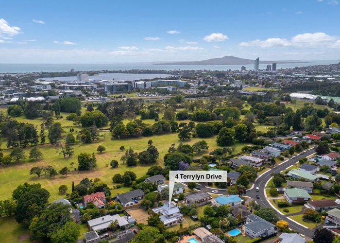  at 4 Terrylyn Drive, Hillcrest, North Shore City, Auckland