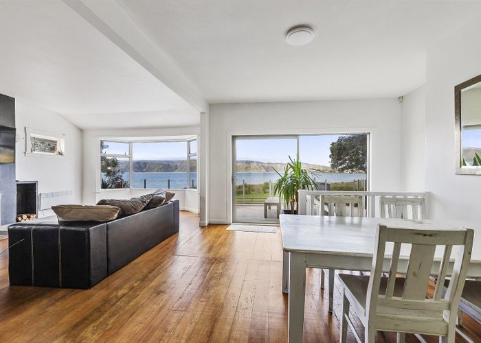  at 217 Marine Parade, Seatoun, Wellington