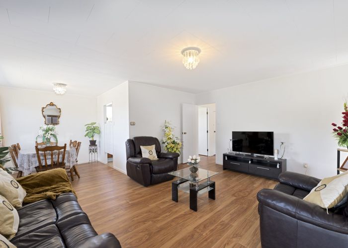  at 19 Pankhurst Place, Sunnyvale, Auckland