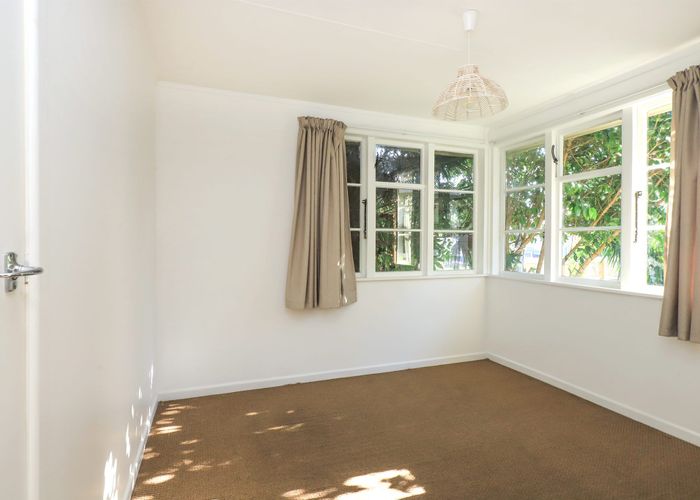  at 1008 Hood Street, Mayfair, Hastings