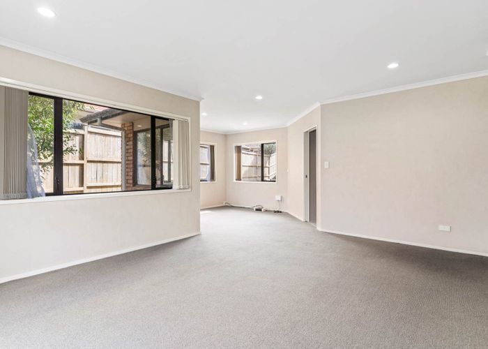  at 5 Walter Haddrell Crescent, East Tamaki, Manukau City, Auckland
