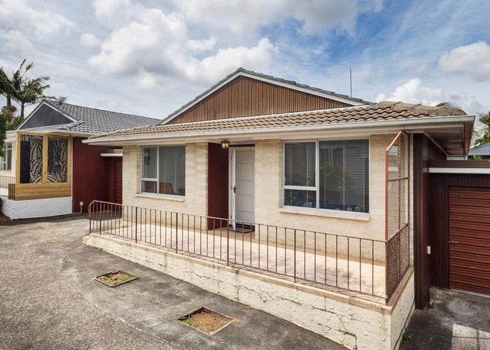  at 2/110 Richardson Road, Mount Albert, Auckland City, Auckland