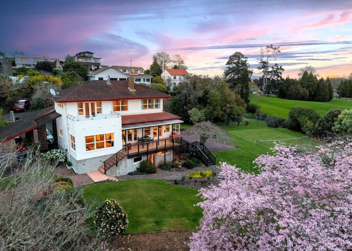  at 148 Lake Crescent, Hamilton Lake, Hamilton, Waikato