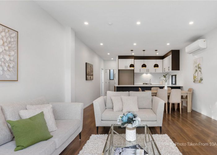  at 10 Egret Court, Unsworth Heights, North Shore City, Auckland