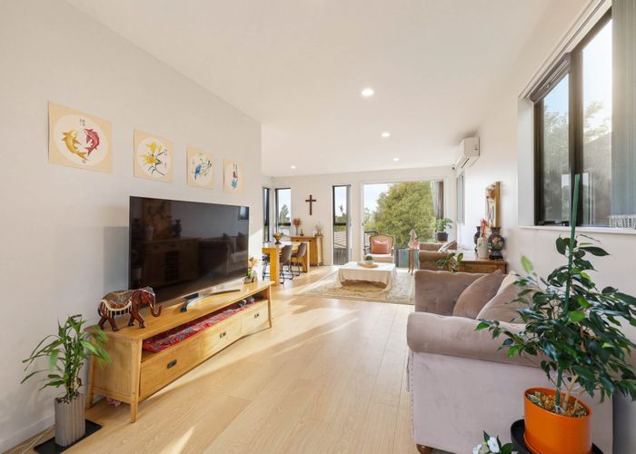  at 9E Glenfern Road, Mellons Bay, Manukau City, Auckland