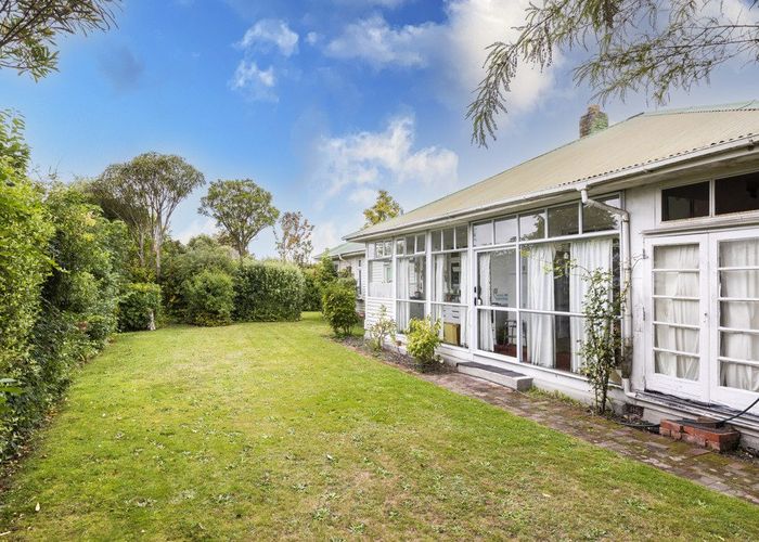  at 28 Jacksons Road, Merivale, Christchurch