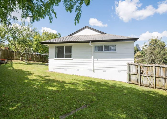  at 4 Mallard Place, Unsworth Heights, North Shore City, Auckland