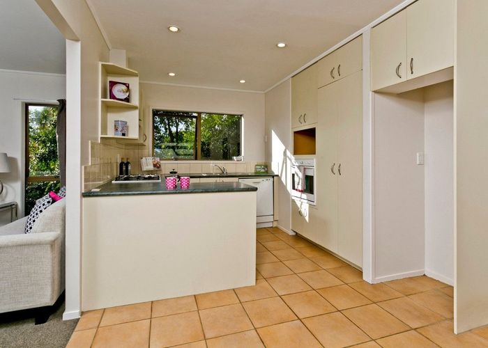  at 81 Oaktree Avenue, Browns Bay, North Shore City, Auckland
