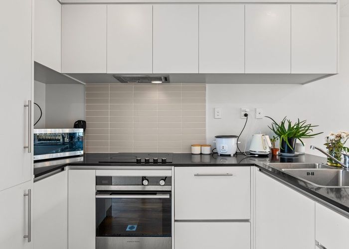  at 8/36 Kaipatiki Road, Glenfield, North Shore City, Auckland