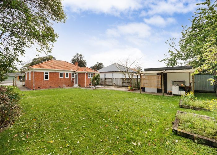  at 210 College Street, West End, Palmerston North, Manawatu / Whanganui