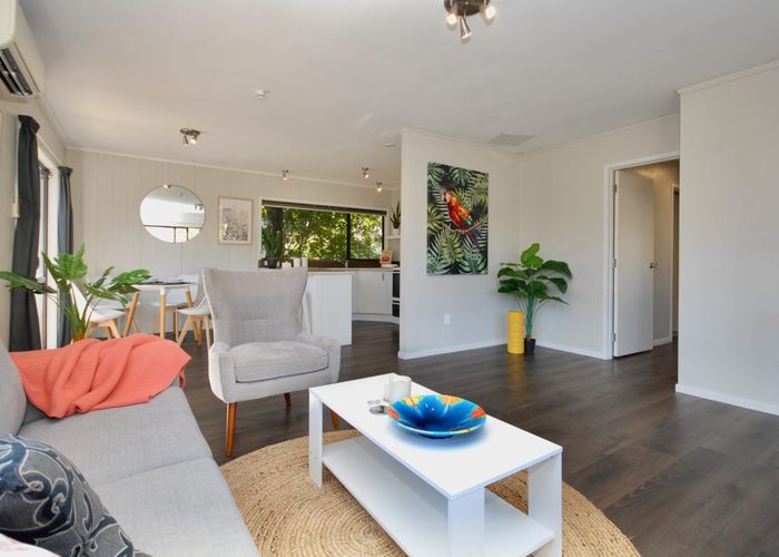  at 2/47 Flaxdale Street, Birkdale, North Shore City, Auckland