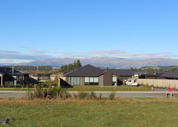  at 35 Woodpecker Street, LAKE HAWEA
