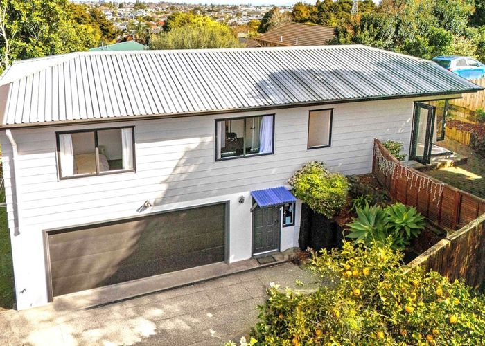  at 2/30 Eugenia Rise, Totara Heights, Auckland