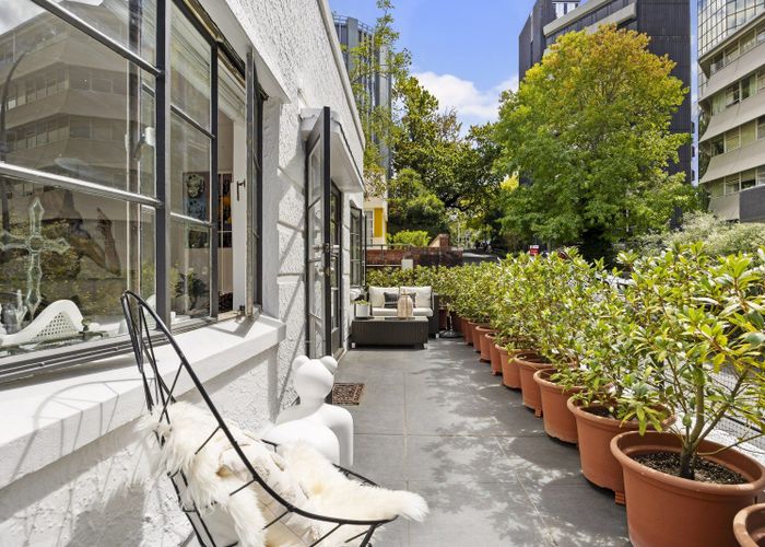  at 1/11 Whitaker Place, Grafton, Auckland