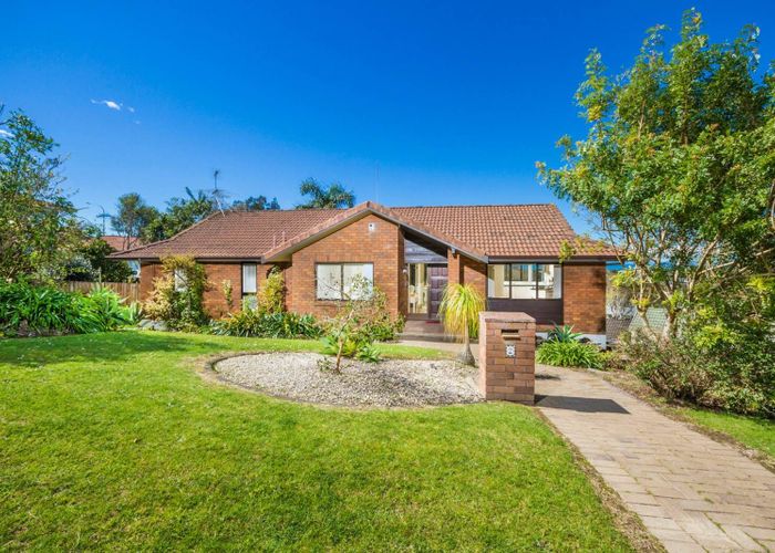  at 2 Cairnbrae Court, Northcross, North Shore City, Auckland