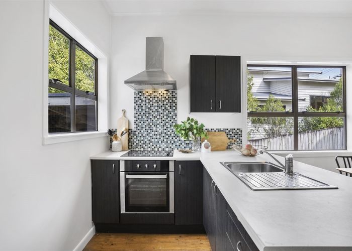  at 1/16 Nile Road, Milford, Auckland