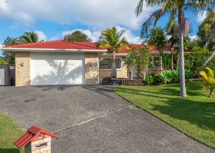  at 7 Louvain Place, Greenhithe, Auckland