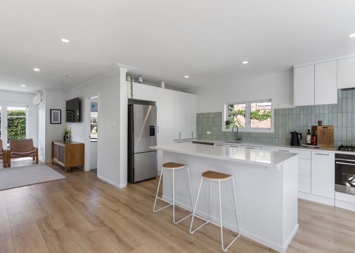  at 82 Michaels Avenue, Ellerslie, Auckland