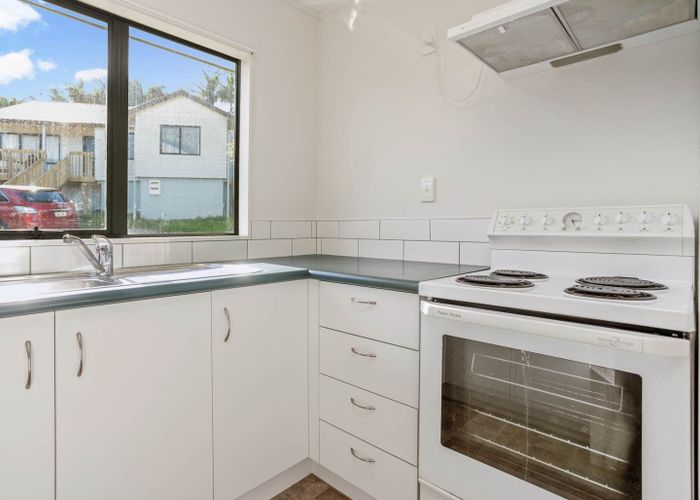  at 52 Patts Avenue, Glendene, Auckland