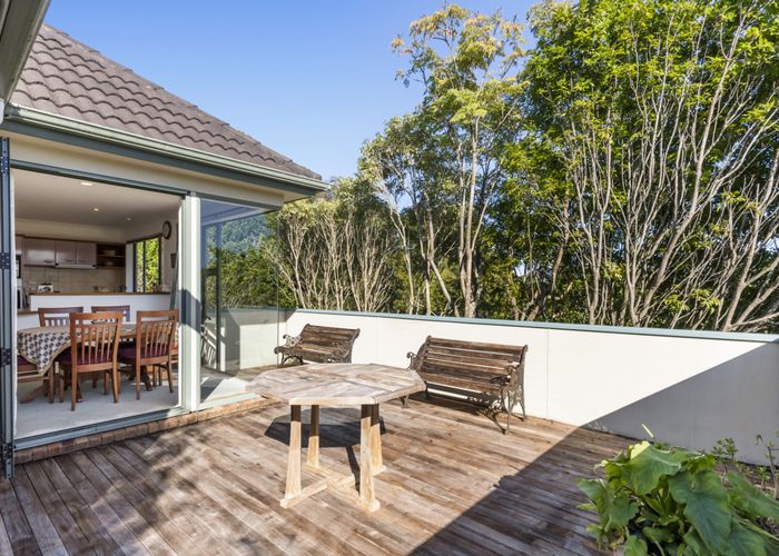  at 6A Radiata Lane, Chatswood, Auckland