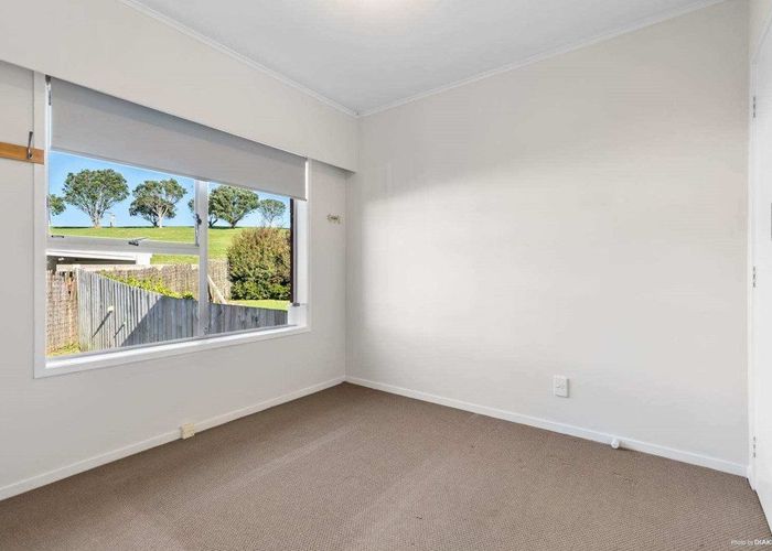  at 1/110 Hillside Road, Glenfield, North Shore City, Auckland