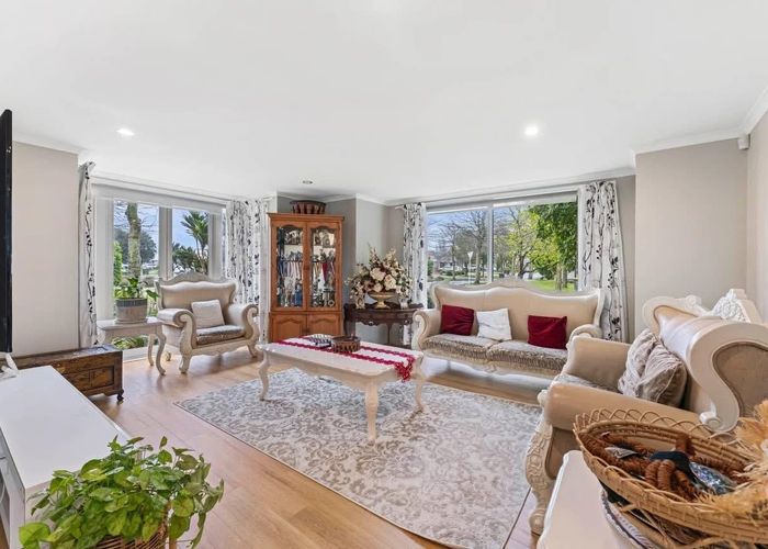  at 11 Tarapiroe Avenue, Takanini, Papakura, Auckland