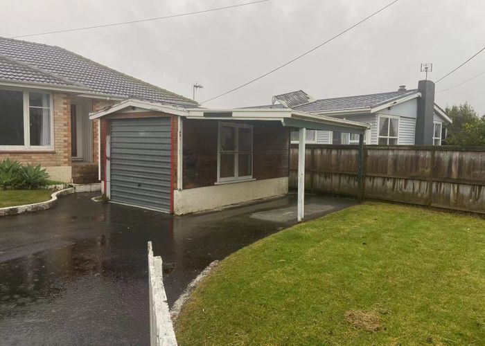  at 2 Springbank Lane, Te Atatu Peninsula, Auckland