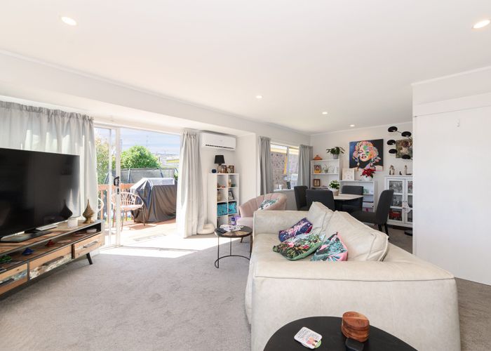  at 3/117 Shakespeare Road, Milford, Auckland