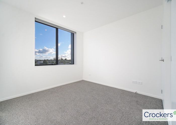  at 5 Rauemi Way, Te Atatu South, Waitakere City, Auckland