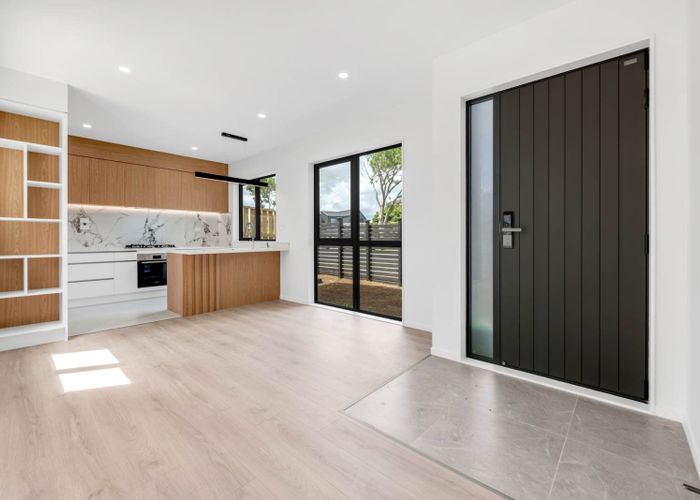  at 2/7 Edgar Pearce Place, Howick, Manukau City, Auckland