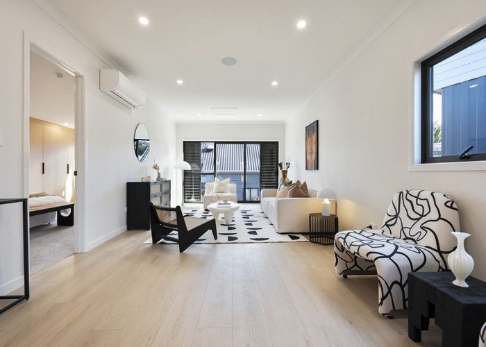  at 69E Chivalry Road, Glenfield, North Shore City, Auckland