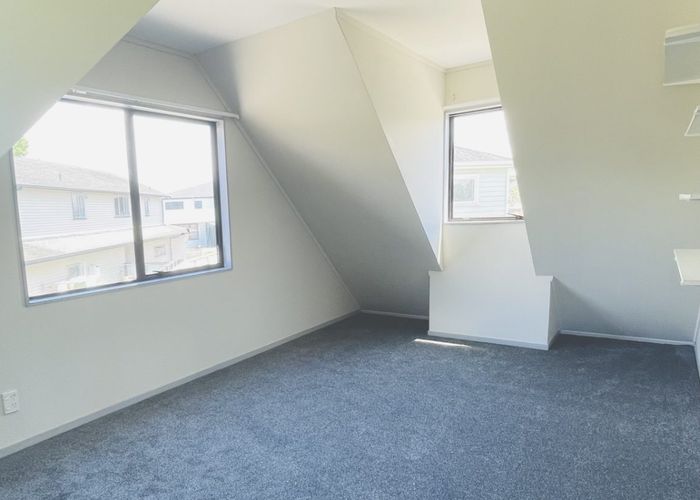  at 681B Hillsborough Road, Mount Roskill, Auckland