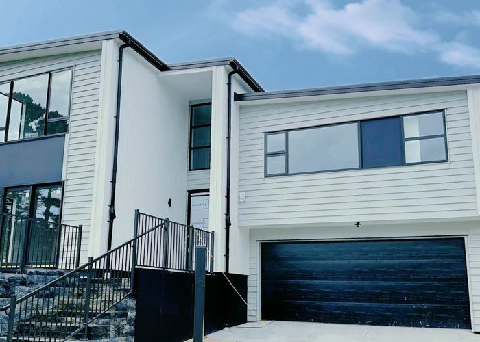 at 8 Taimana Place, Greenhithe, Auckland