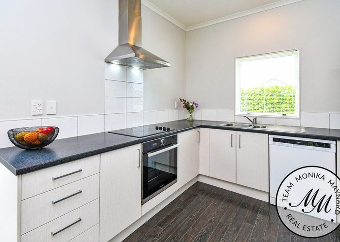 at 10 Kuurae Crescent, Weymouth, Auckland