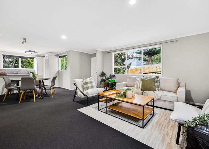  at 2/22 Hobby Avenue, Birkdale, North Shore City, Auckland
