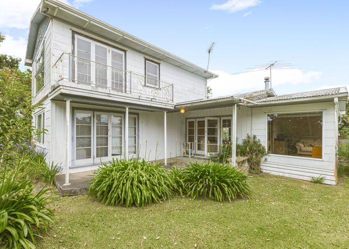 at 32 Pohutukawa Road, Beachlands, Auckland