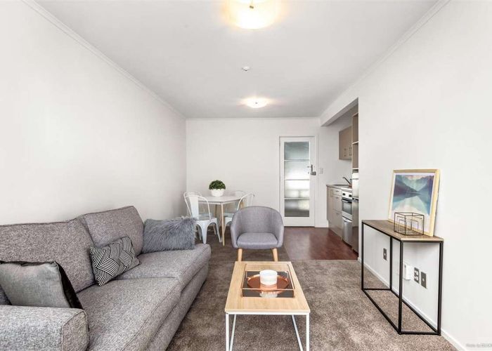  at 6/11 Sentinel Road, Herne Bay, Auckland