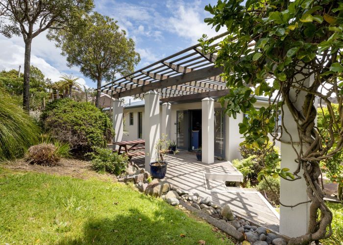 For sale 38 Hamurana Road, Omokoroa homes.co.nz