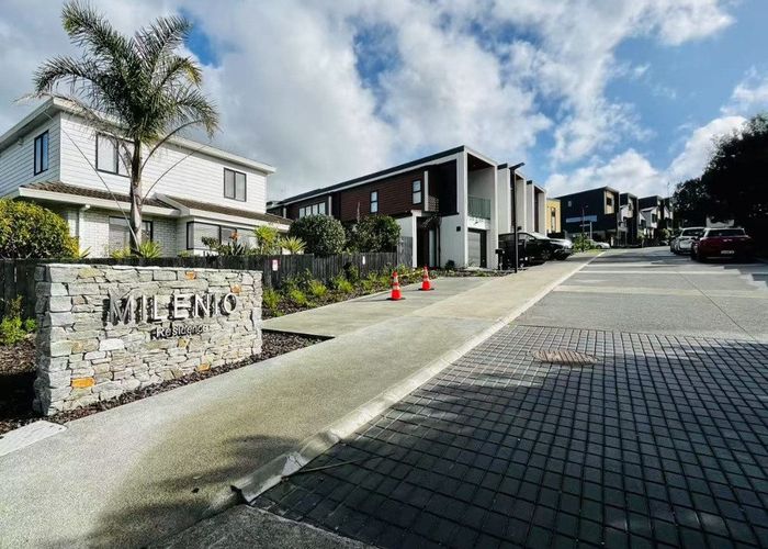  at 3 Irwin Lane, Windsor Park, North Shore City, Auckland