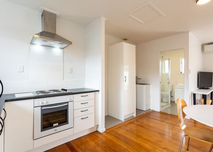  at 2/252A Blockhouse Bay Rd, Blockhouse Bay, Auckland City, Auckland
