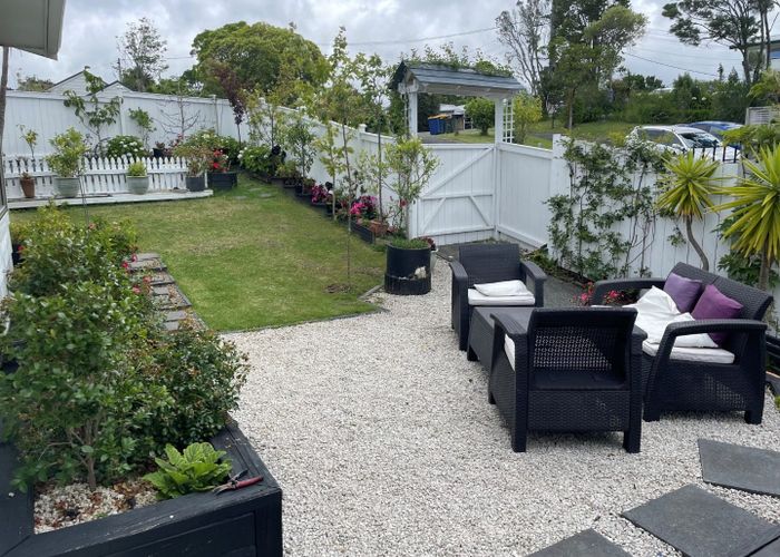  at 6 Hiwihau Place, Glenfield, North Shore City, Auckland