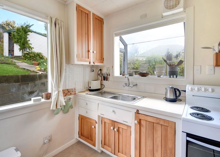  at 30 Marine Parade, Macandrew Bay, Dunedin