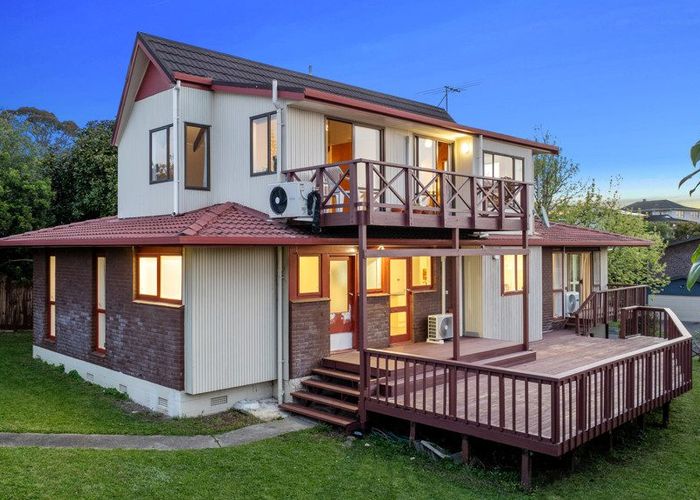  at 16 Sarah Place, Farm Cove, Auckland