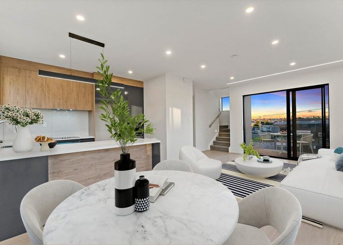  at 1/16 Binsted Road, New Lynn, Waitakere City, Auckland