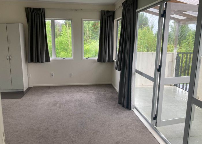 at 5/6A Botany Road, Howick, Manukau City, Auckland