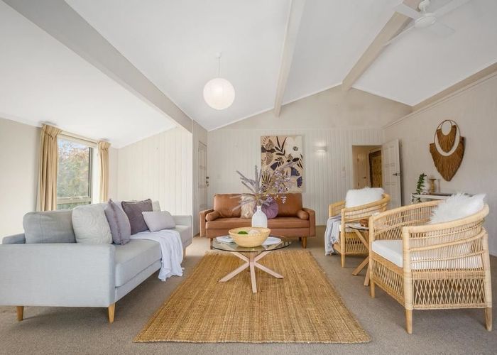  at 5 Goldie Place, Waikanae Beach, Waikanae