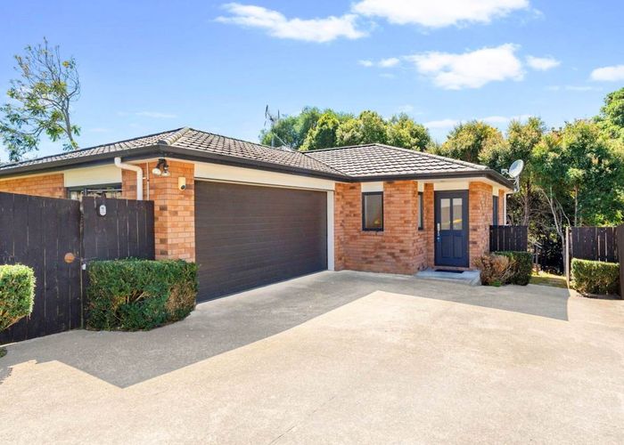 at 94A Tiraumea Drive, Pakuranga, Auckland