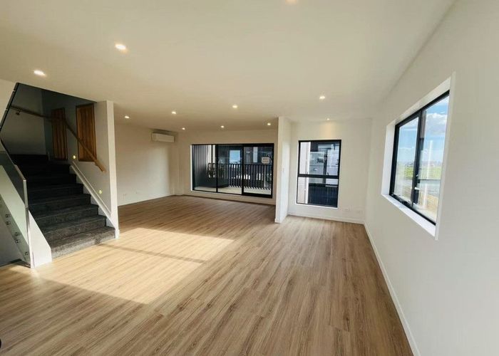  at 21 Monstedt Terrace, Windsor Park, North Shore City, Auckland